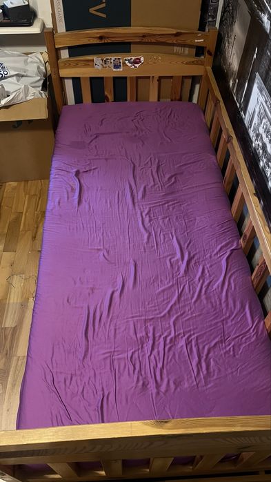 Łóżko drewniane z materacem 180x80