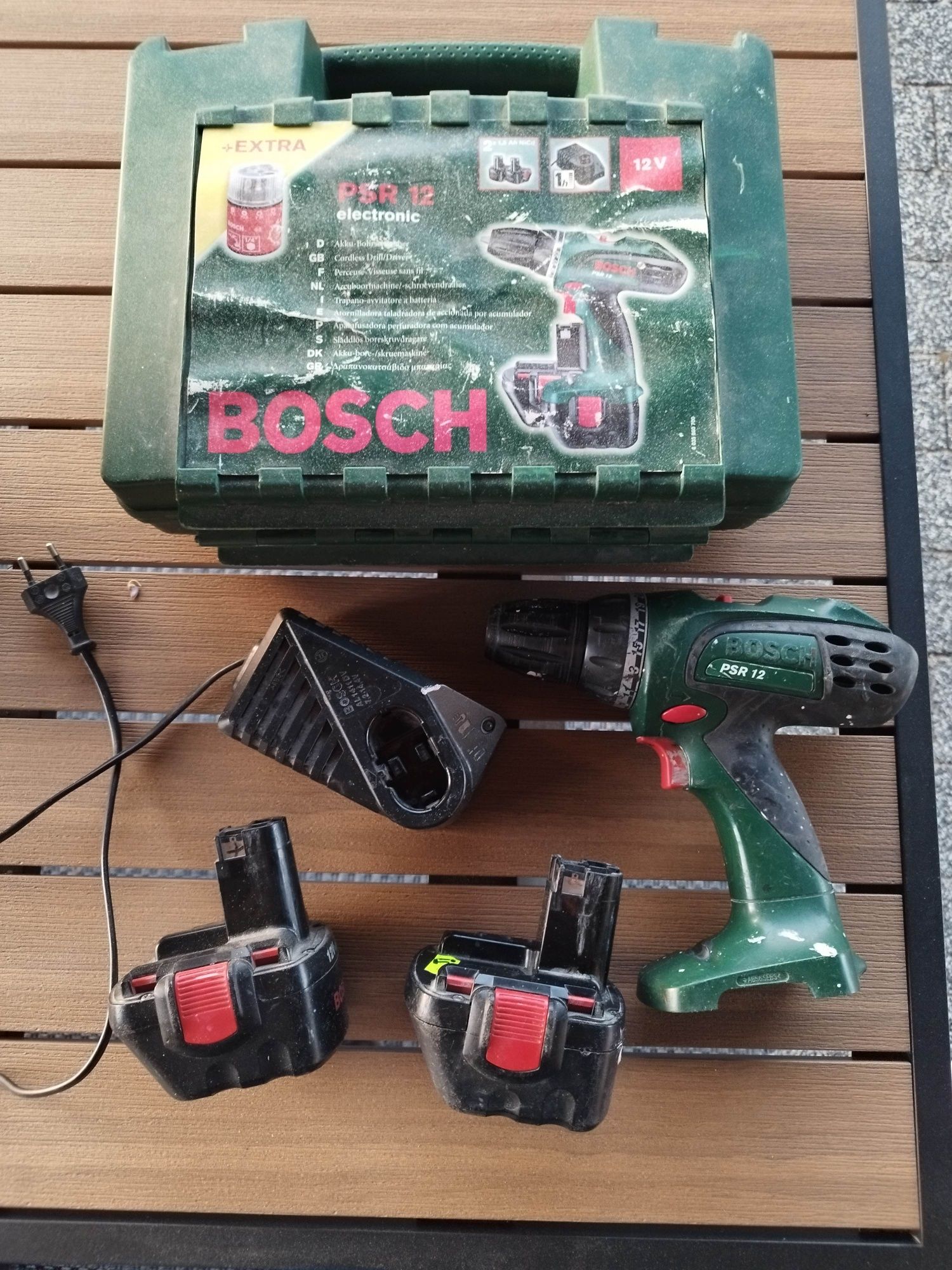 Wkrętarka Bosch akumulatotmrowa 12V Bosch PSR 12 v zestaw