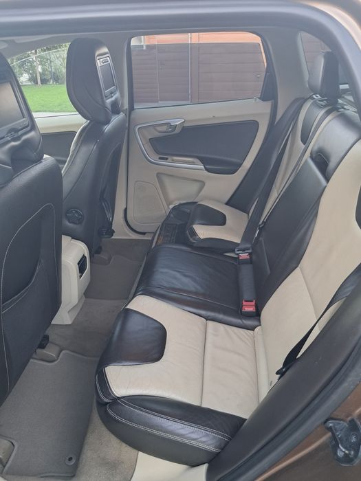 VOLVO XC 60 2.0 5D AWD SUMMUM 2010