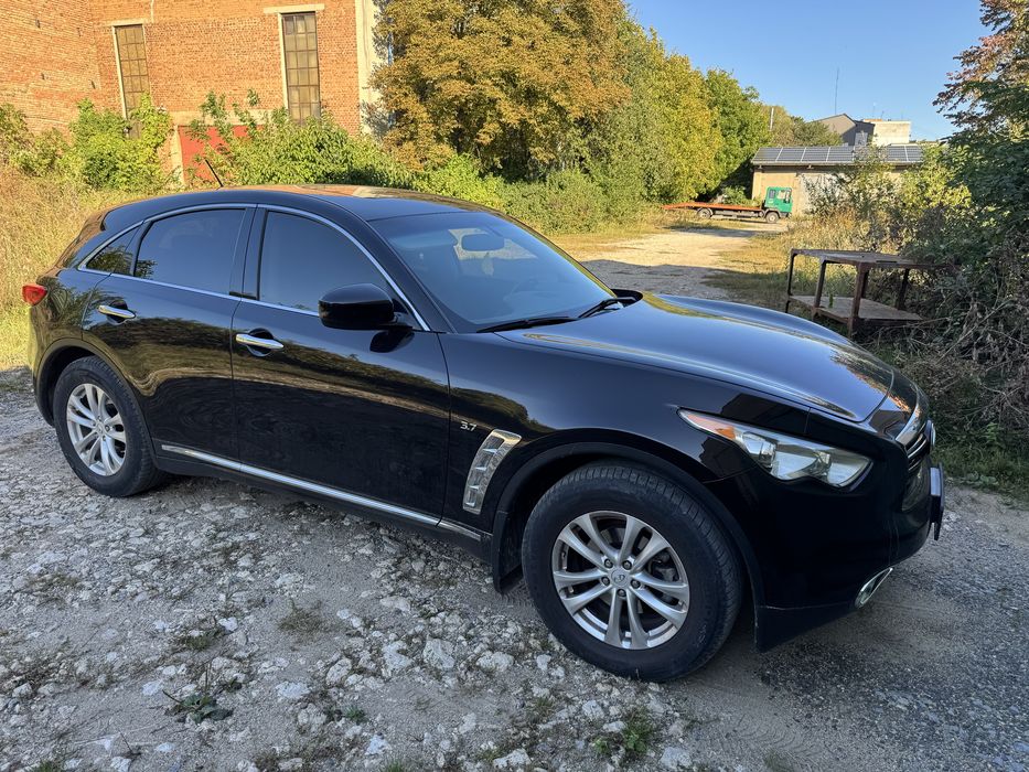 Infiniti QX70 3,7 газ/бенз 2013