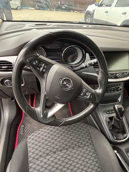 Продам Opel Astra універсал 2017