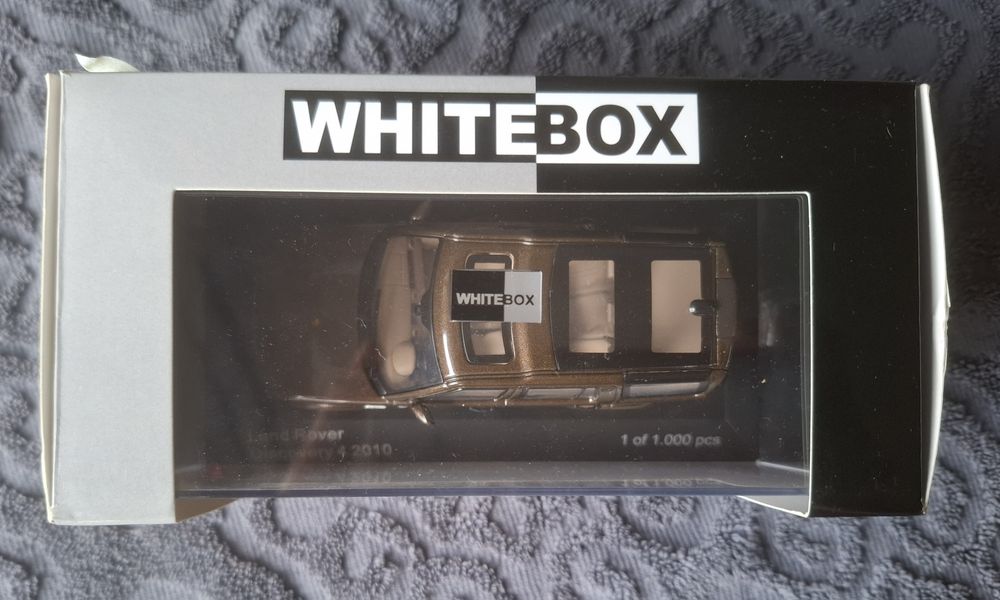 Model 1 43 Land Rover Discovery 4