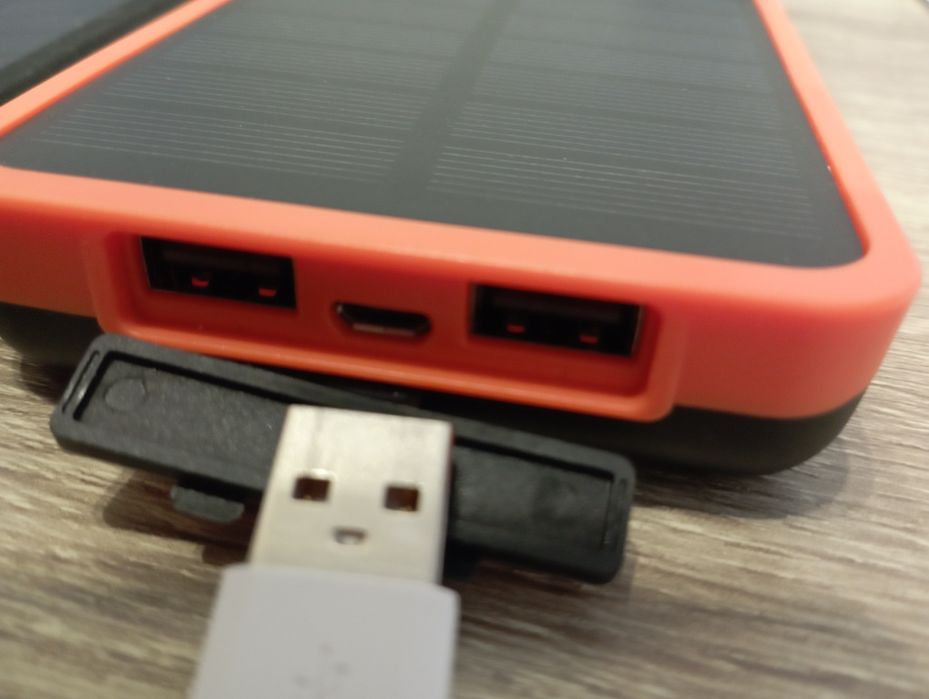 Портативна батарея Power Bank 25000mAh Solare S025 с соняшною зарядкою