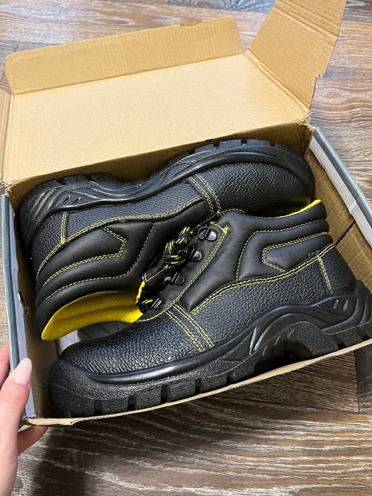 Нові захисні робочі ботинки Reis 43 розмір