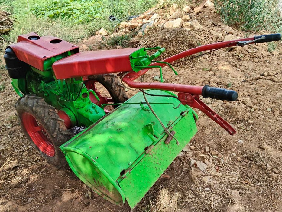 Trator 18 cv com Reboque