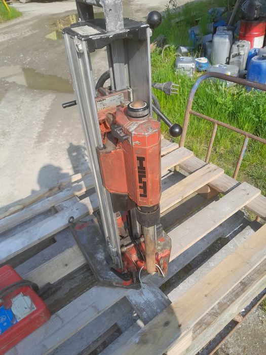 wiertnica do betonu i kamienia  Hilti DCM1 ,  na wiertła diamentowe