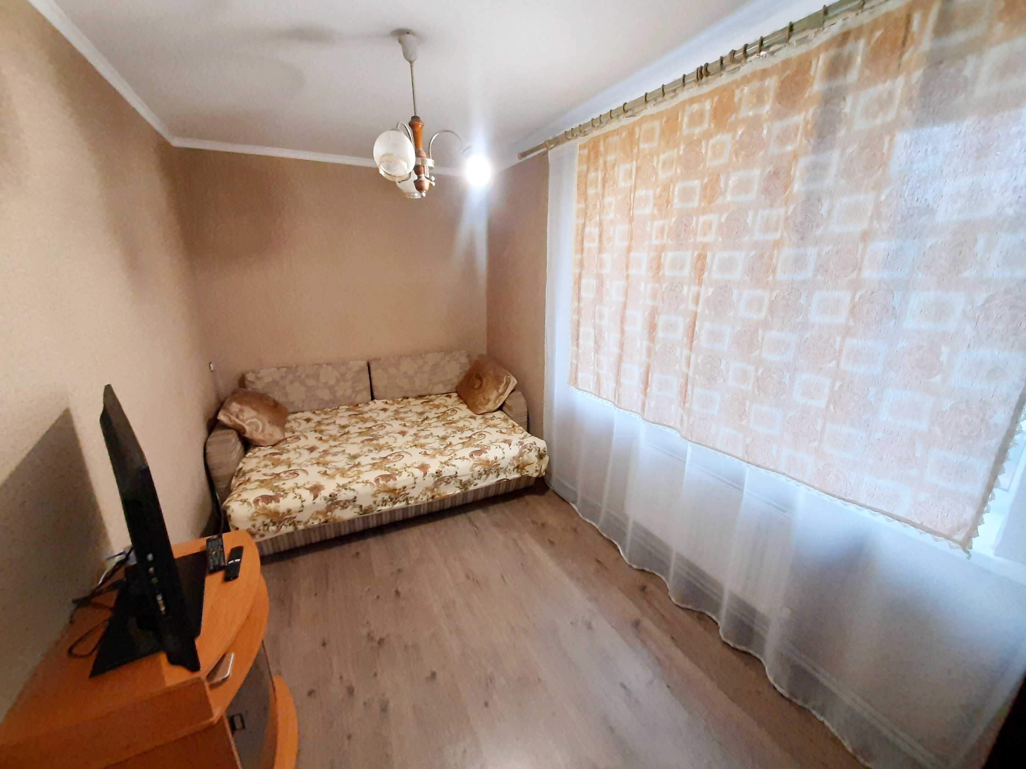 Продам 2-кім квартиру смт. Немішаєве вул. Південна заг. 44 м2 поверх 2