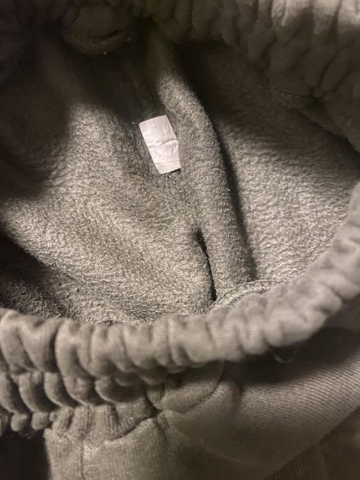 Отдам кроксы и кеды 25-26 размер