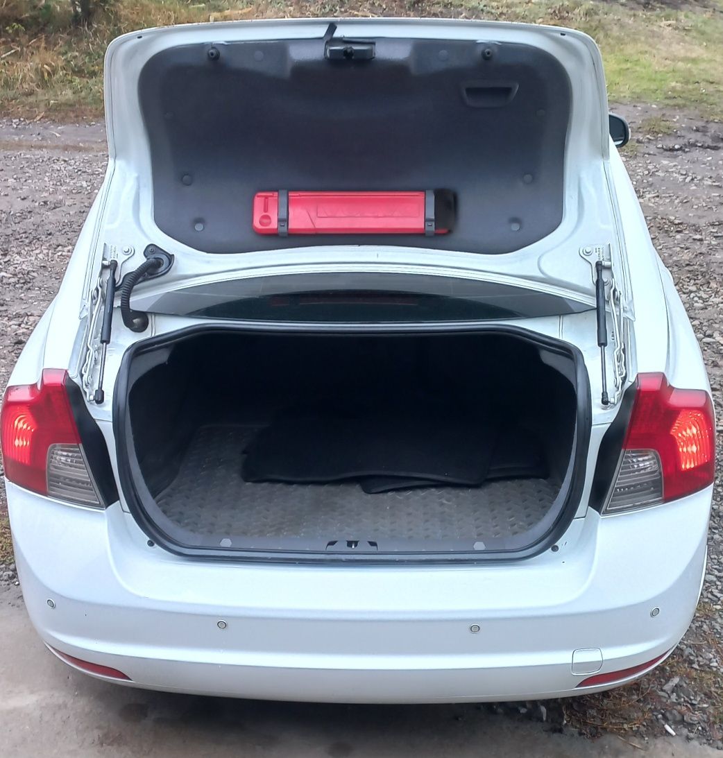 Авто volvo  s 40