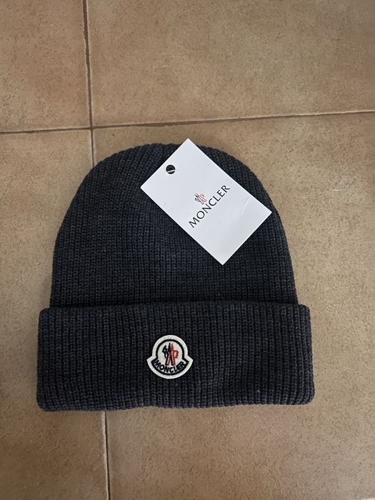 Gorros da Moncler com Etiqueta - Branco, Preto e Cinzento