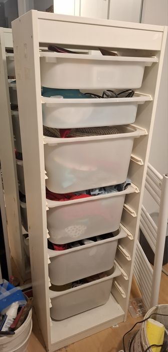 Trofast IKEA regał z pojemnikami