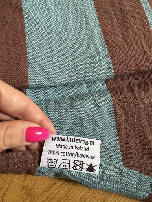 Chusta do noszenia dziecka firmy Little Frog.