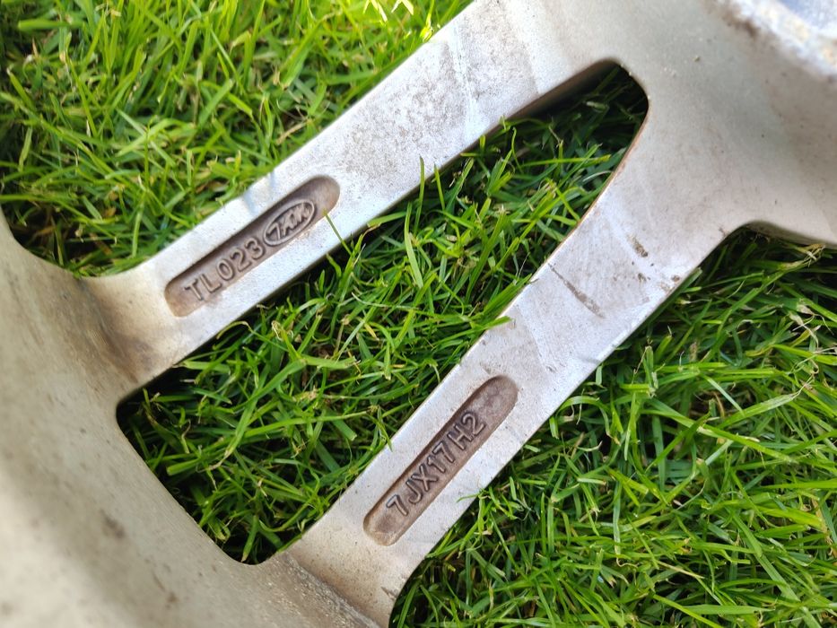 Felgi aluminiowe alufelgi R17 J7 ET35 5x112 VW Skoda Seat Audi Mercede