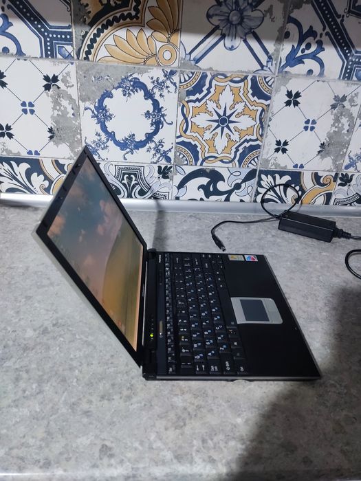 Toshiba Portege R100 робочий але без блоку живлення