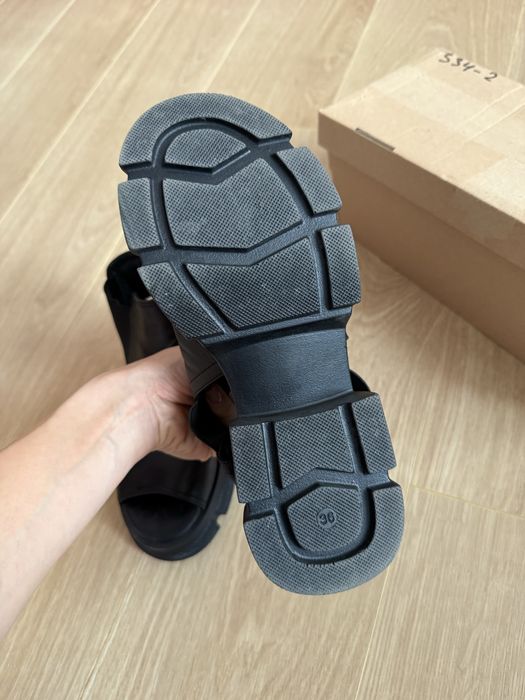 Босоніжки estello чорні/ кожа