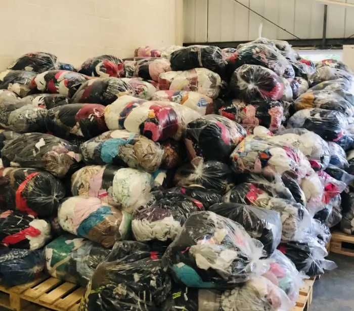 Odzież używana outlet duże ilości PREMIUM ubrania używane na kilogramy