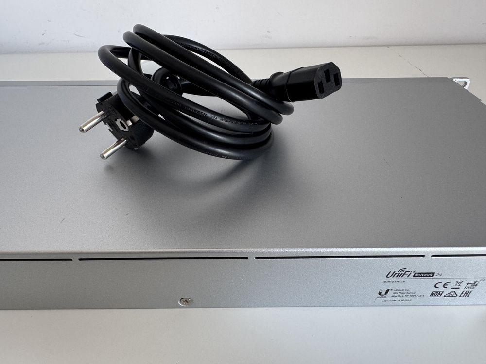 Switch Ubiquiti USW-24