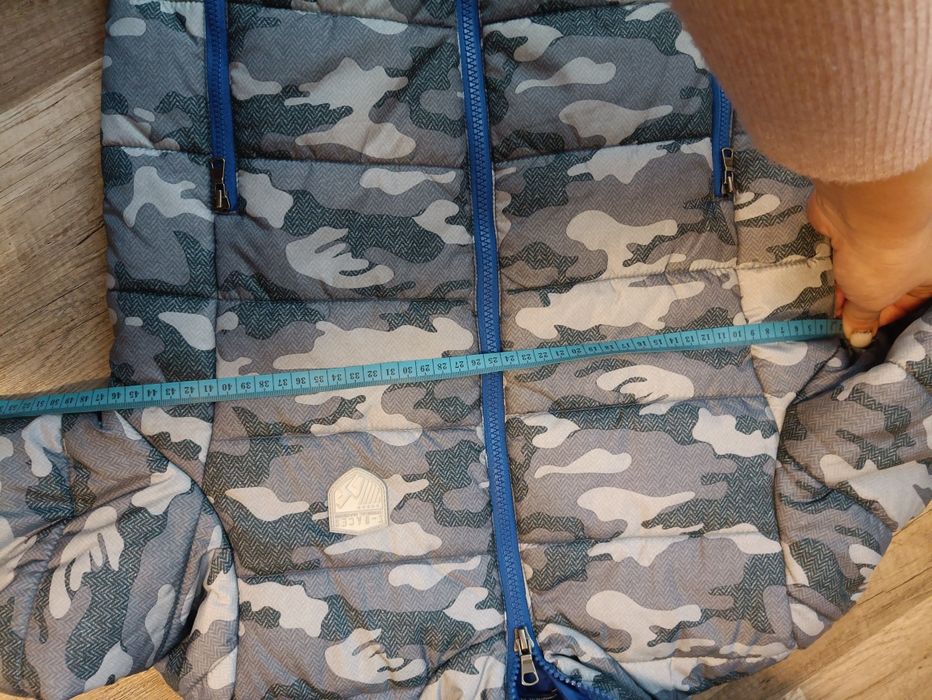 Продам демісезонні куртку!