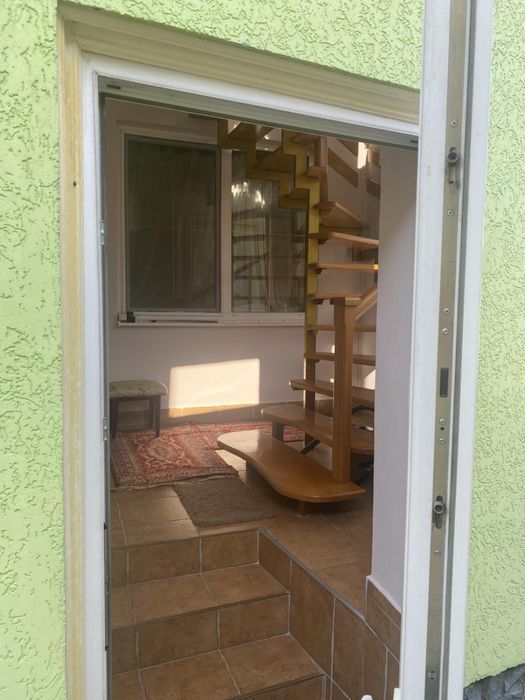 Будинок в центрі місті, кімнати подобово