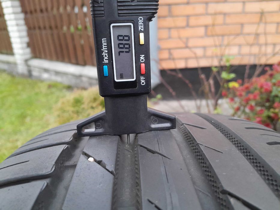 диски Skoda r16 5x112 j7 et45 dia 57.1 літні шини 215 60 nokian 2020р