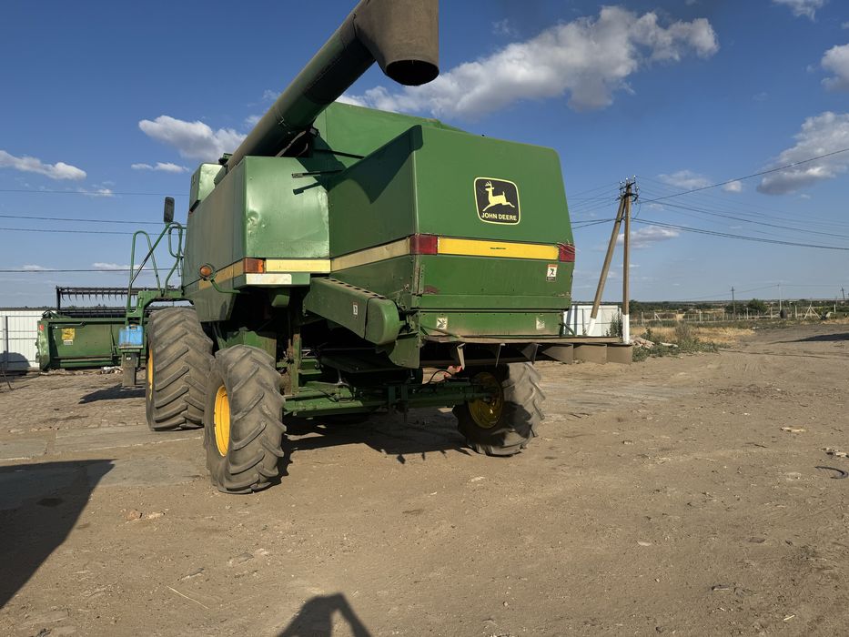 Комбайн John Deere 9500