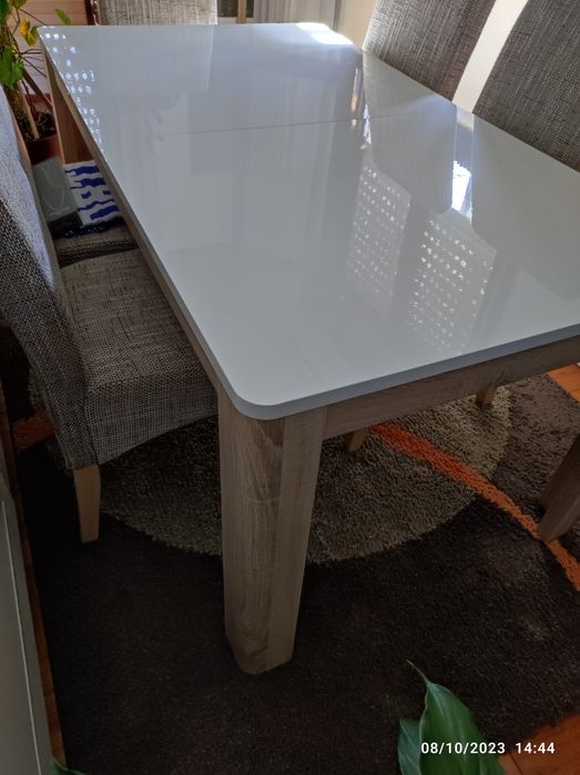 Mesa de sala e 6 cadeiras (tudo novo)