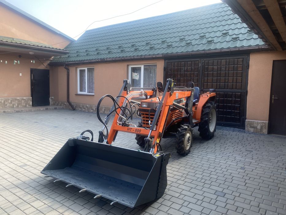 мінітрактор кубота з погрущиком