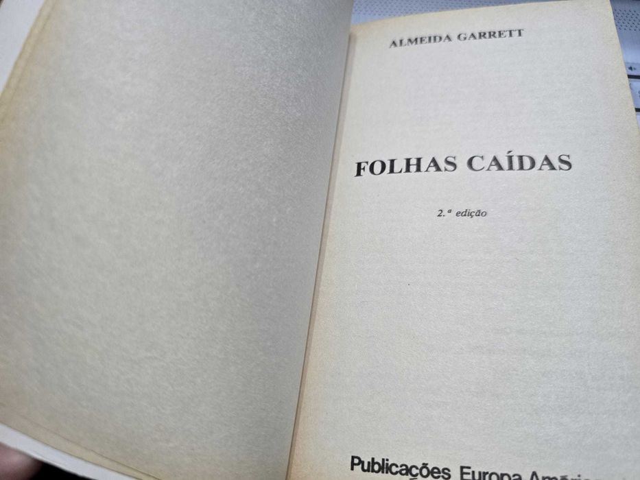 Folhas Caídas - Almeida Garrett