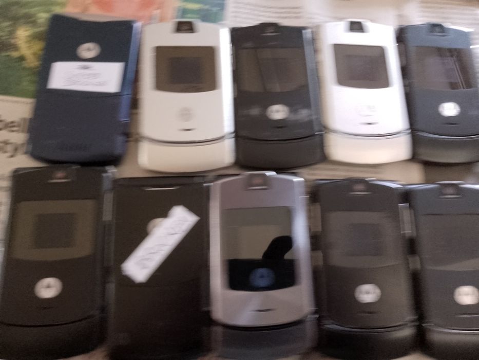 22 Motorola V3 vintage