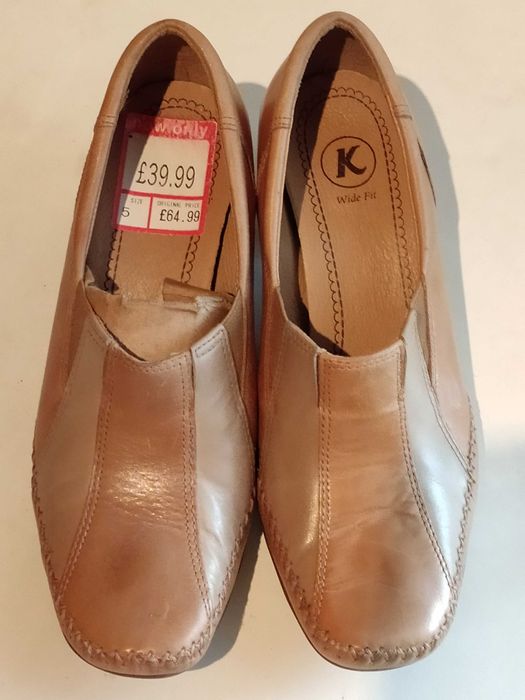 Туфлі жіночі,натуральна шкіра,широкий крій, р,38, Бразилія,стан нових