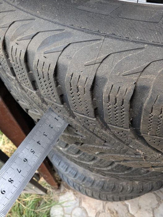Зимова резина Vredestein 195х65 r15