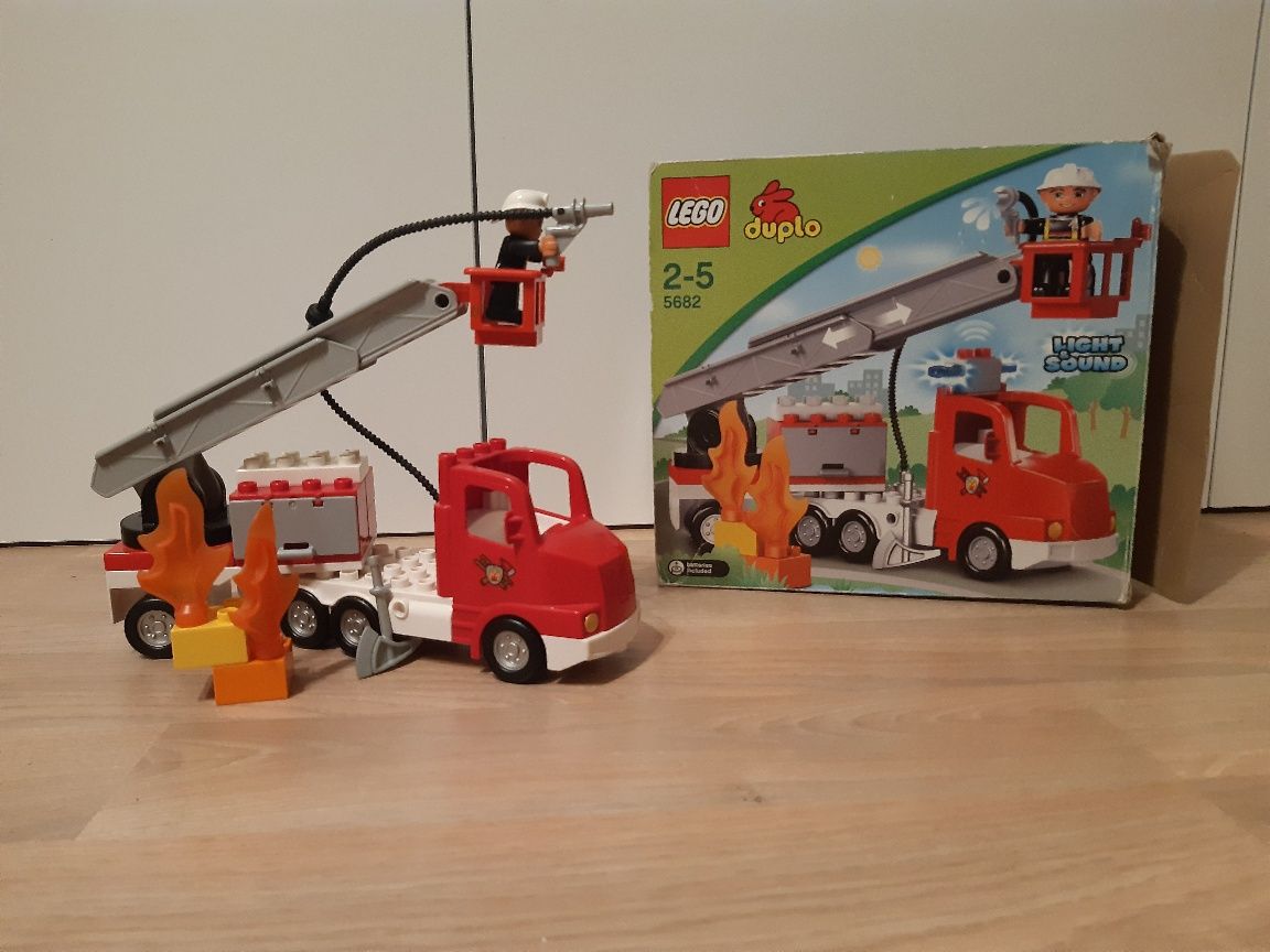 Lego Duplo 5682 Wóz Strażacki - klocki w opakowaniu