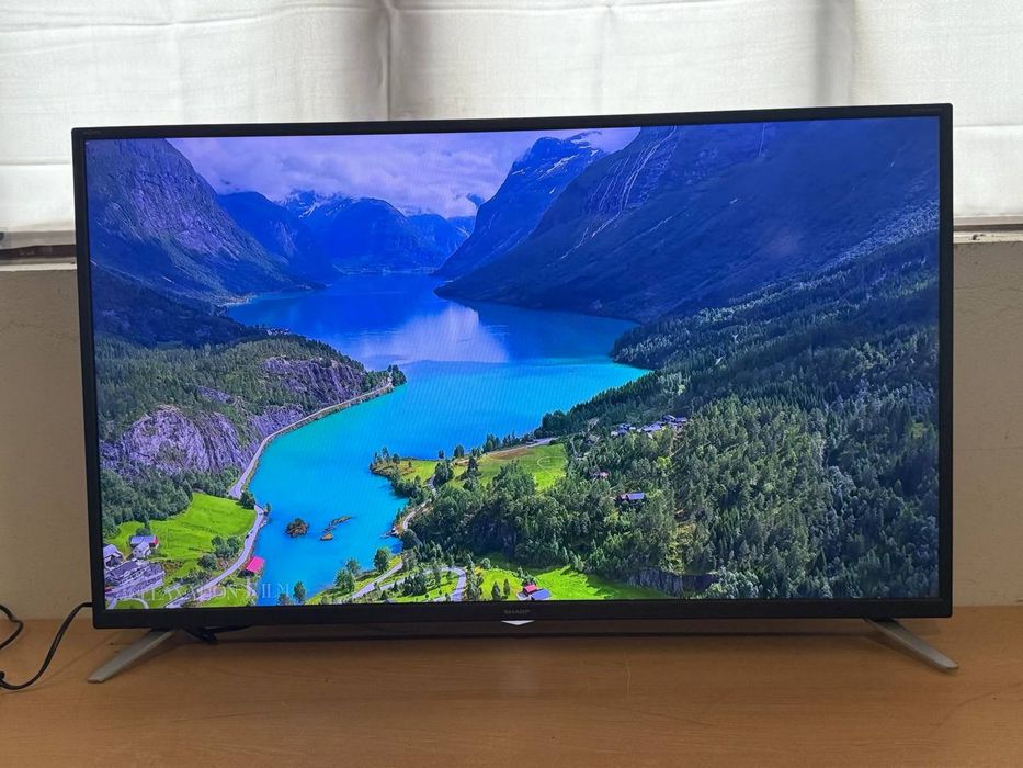 Телевізор Sharp – 40”, Full HD, Smart TV, ніжки та пульт