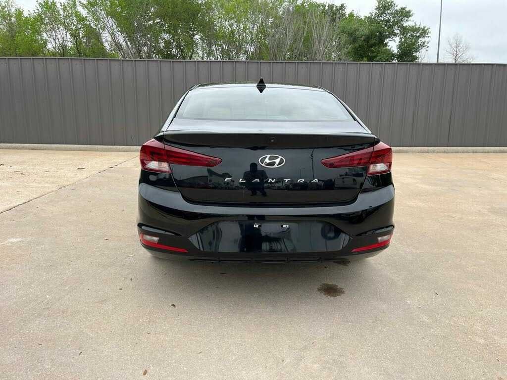 Hyundai Elantra 2019