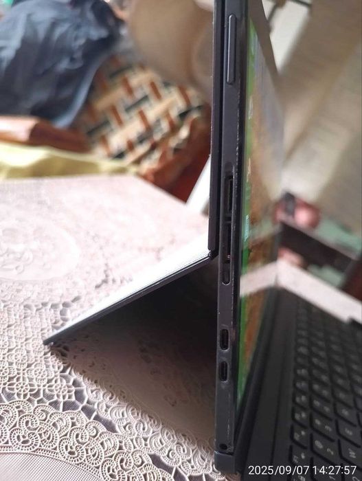 Dell Latitude 7275 2-in-1 | Intel Core m7 | 8GB RAM | SSD 512 GB