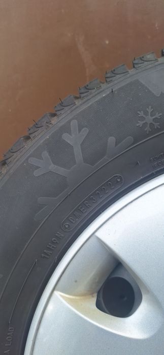 Opony zimowe Falken 195/65R15 r22 felgi stalowe kołpaki VW Audi Seat