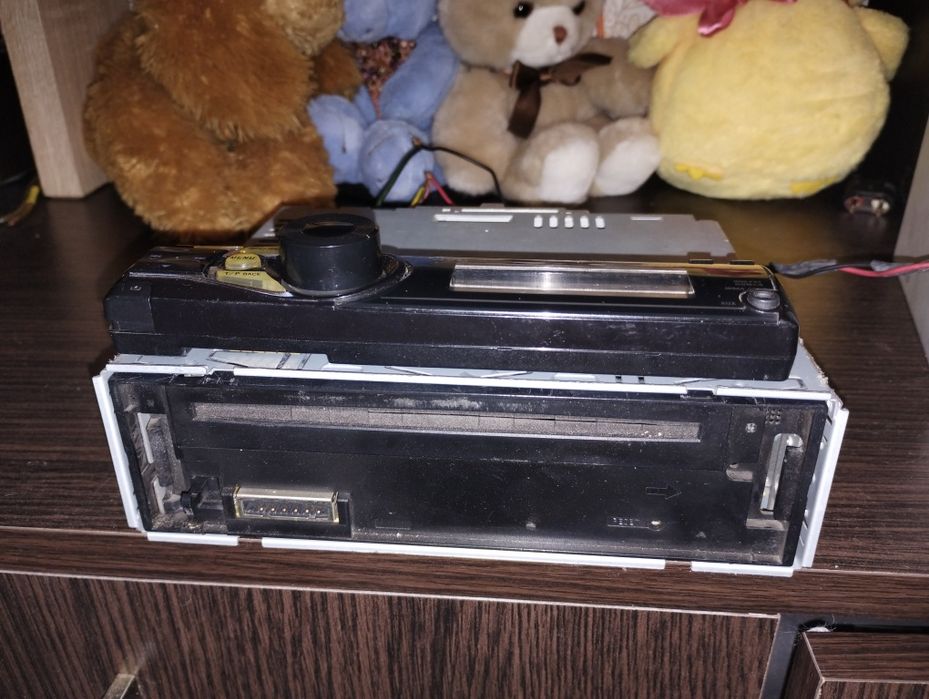 JVC KD-R312 повністю в робочому стані.