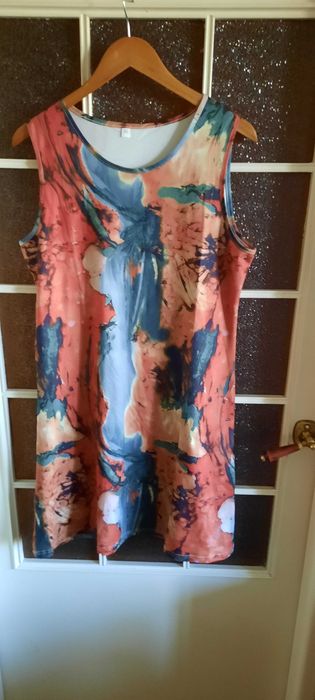 Sukienka kolorowa nowa