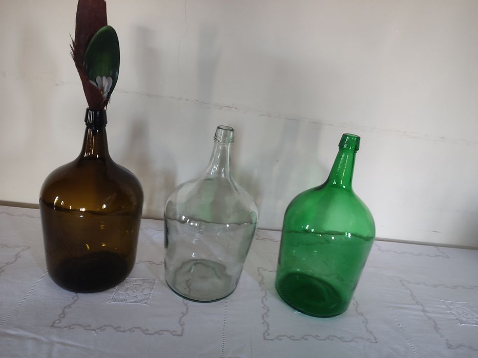 Garrafões de vidro