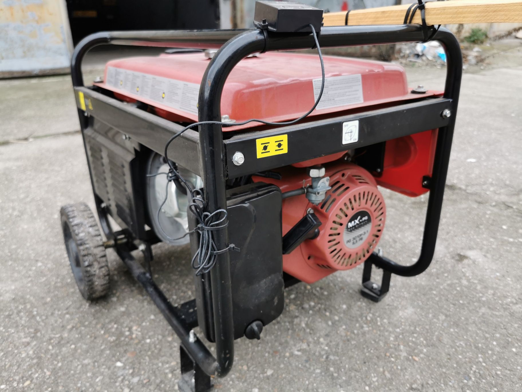 Generator prądotwórczy 1 fazowy 2500 W. Stan bardzo dobry.