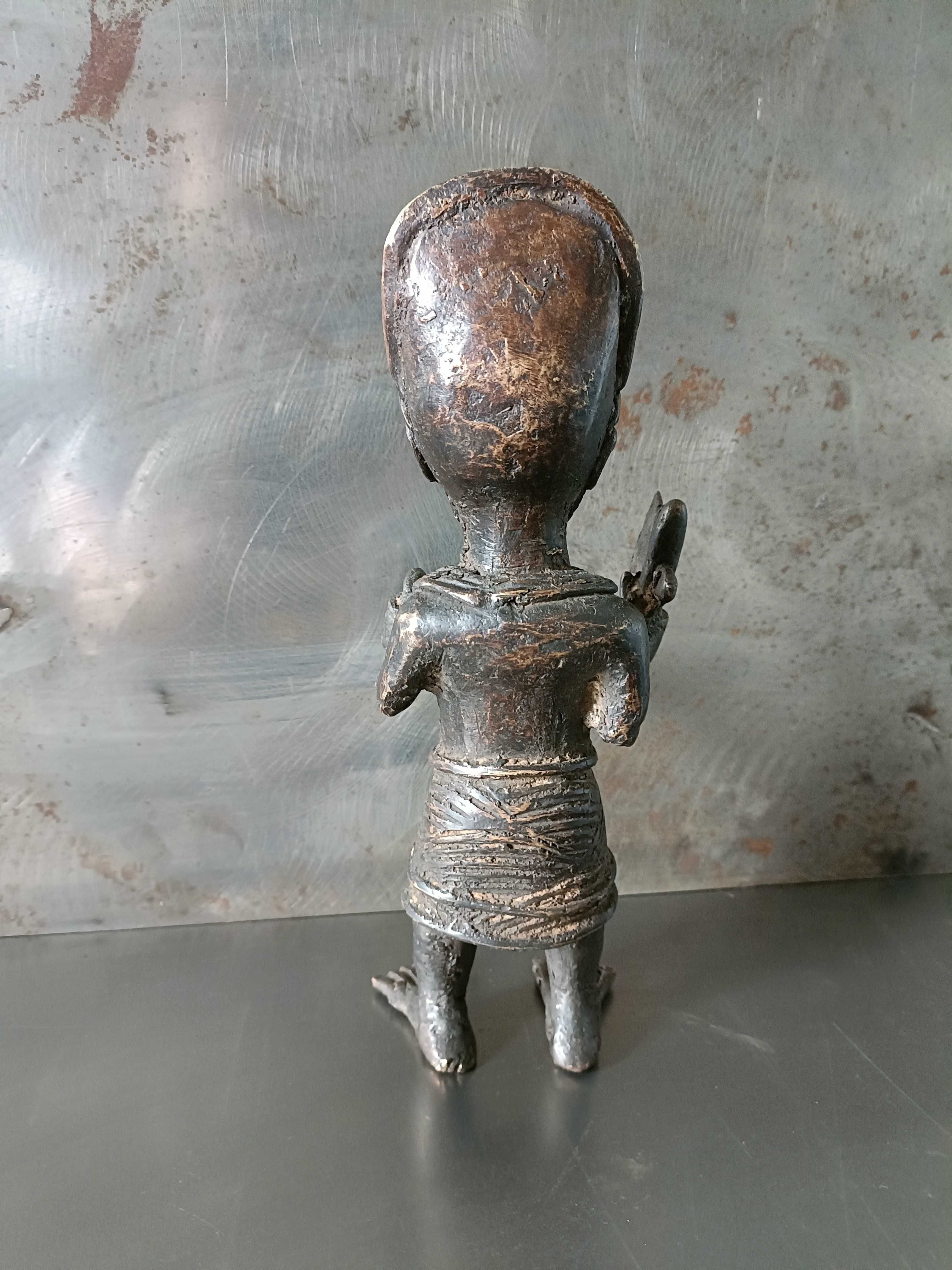 Statuetka strażnika świątyni - Afrykański brąz - Król. Benin - Nigeria