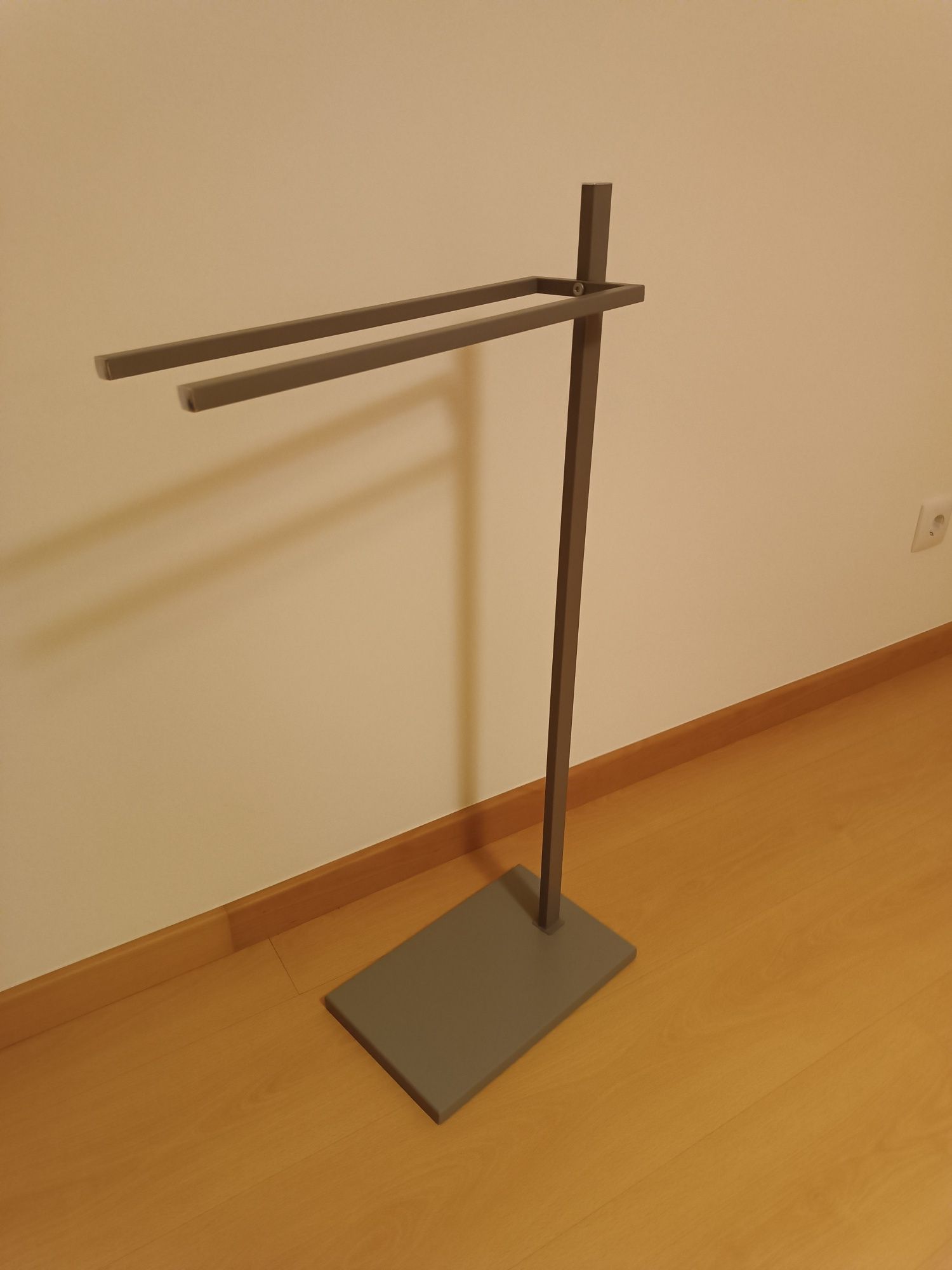 Toalheiro vertical wc