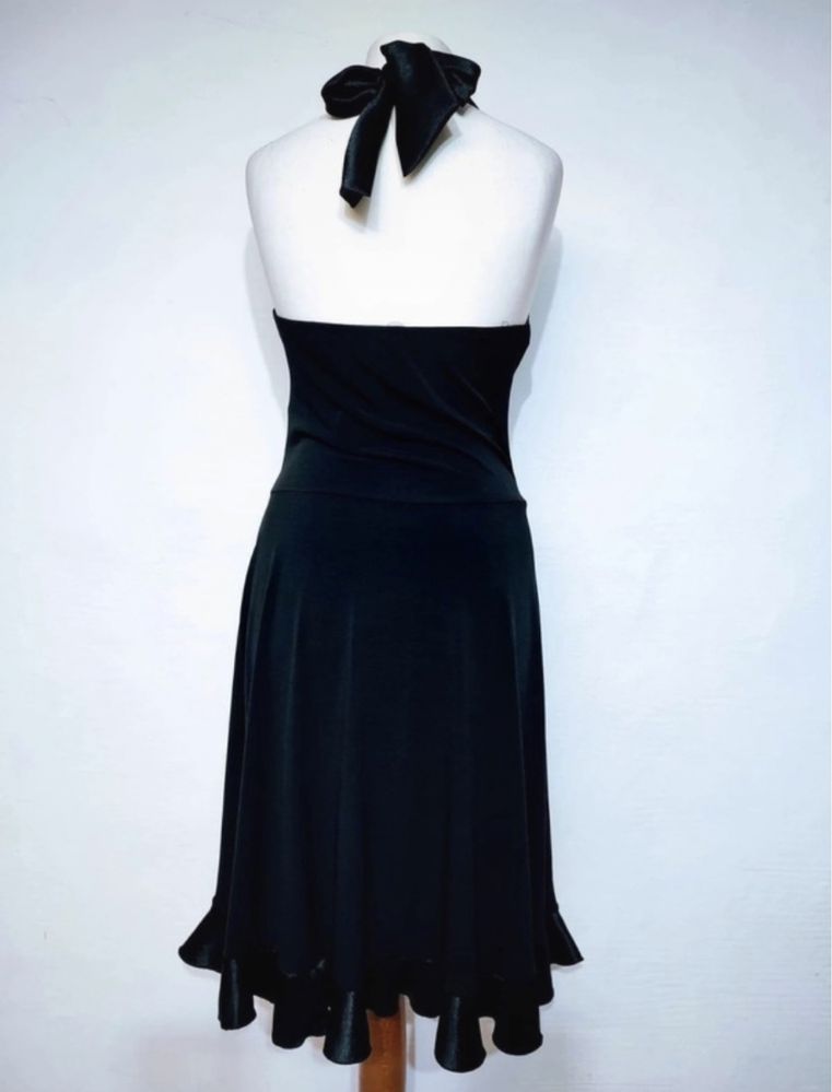 Czarna elegancka suknia balowa sukienka z falbanką na zakładkę wesele