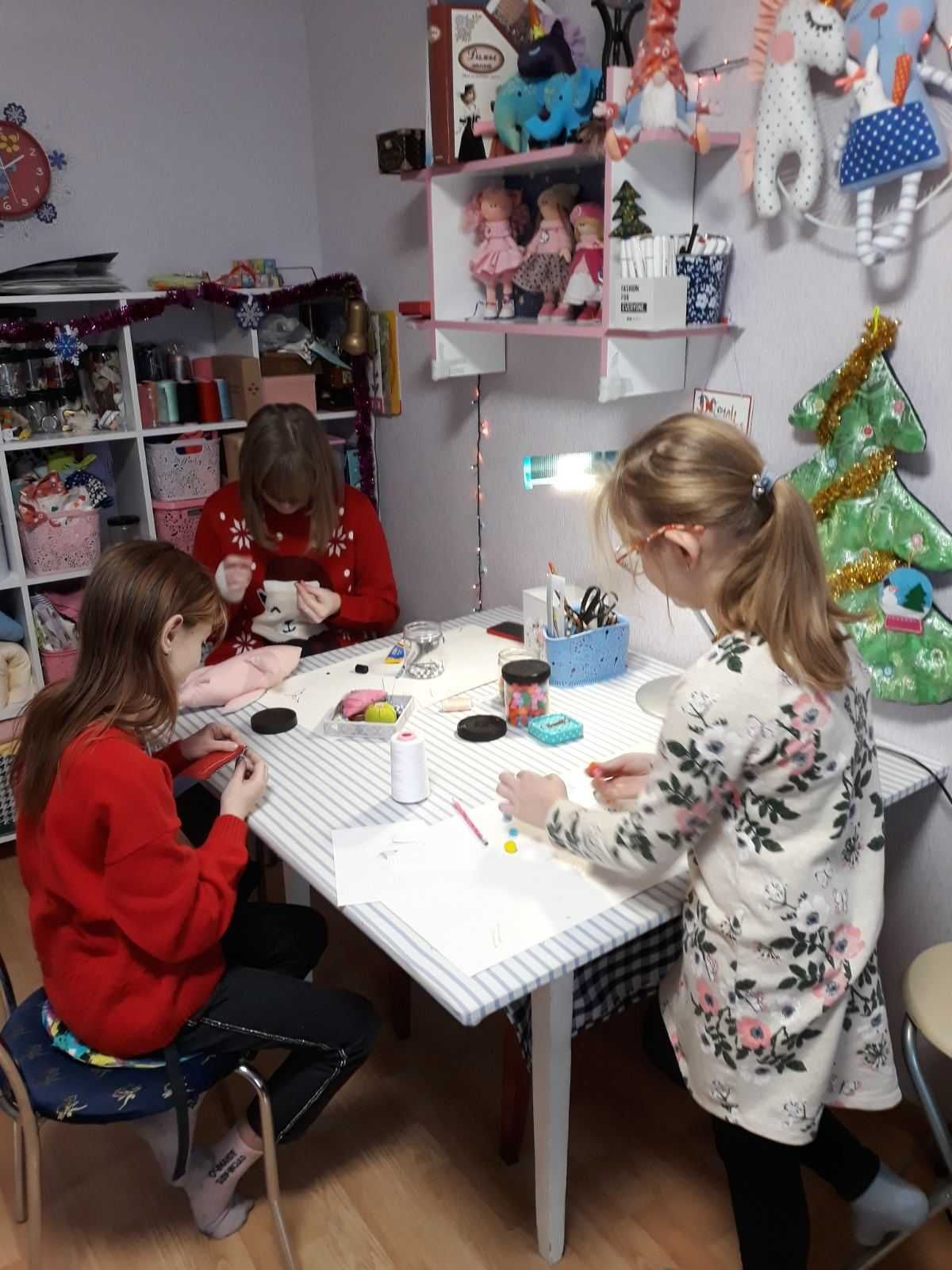 Детская швейная студия в Вишнёвом. Уроки дизайна и шитья для детей