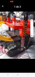 Garagem brincar criança