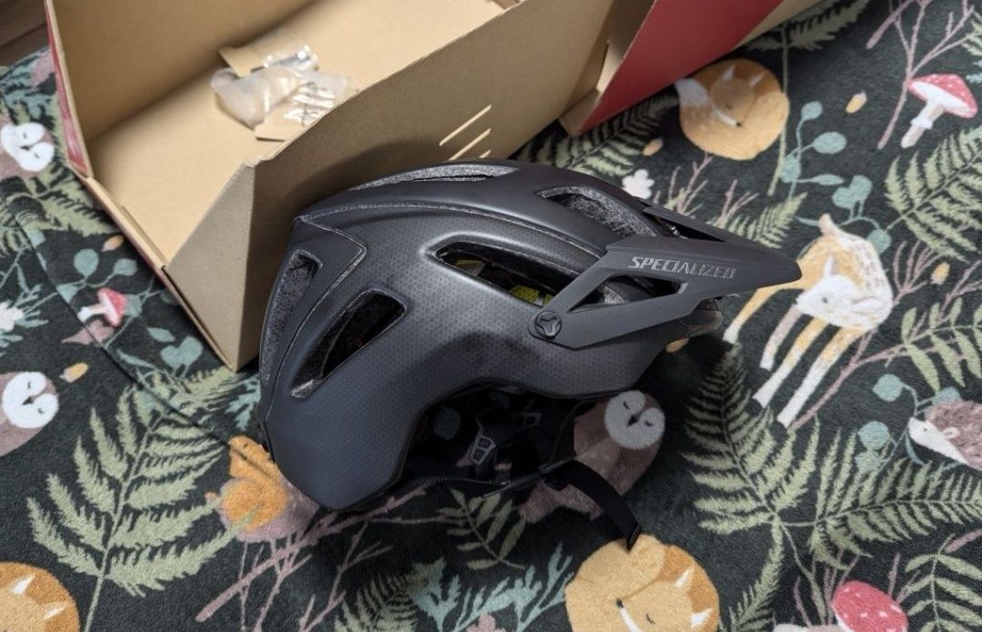 Nowy kask Specialized Ambush MIPS

Kolor: Czarny / Black/Charcoal

Roz