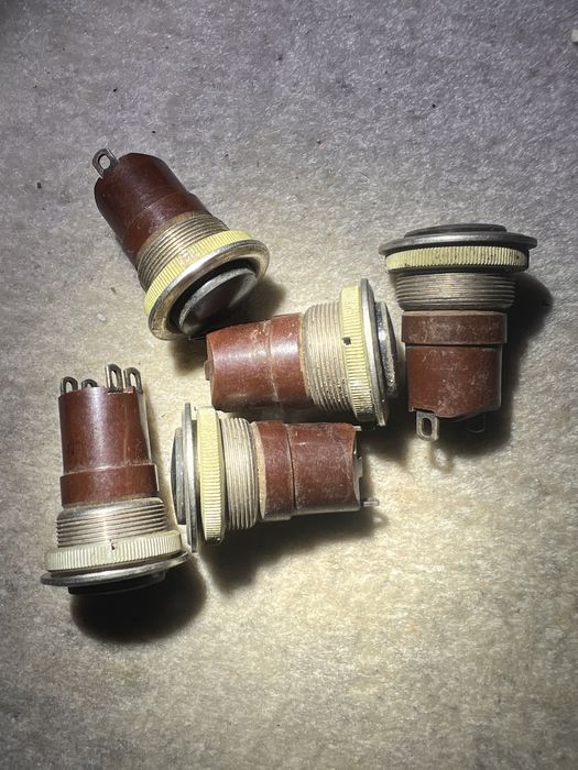 Тумблер: мт3, мт1,
км1, кмнд1