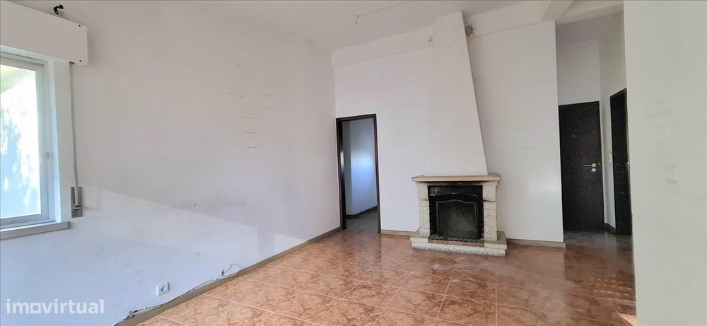 Apartamento T3 em Queluz