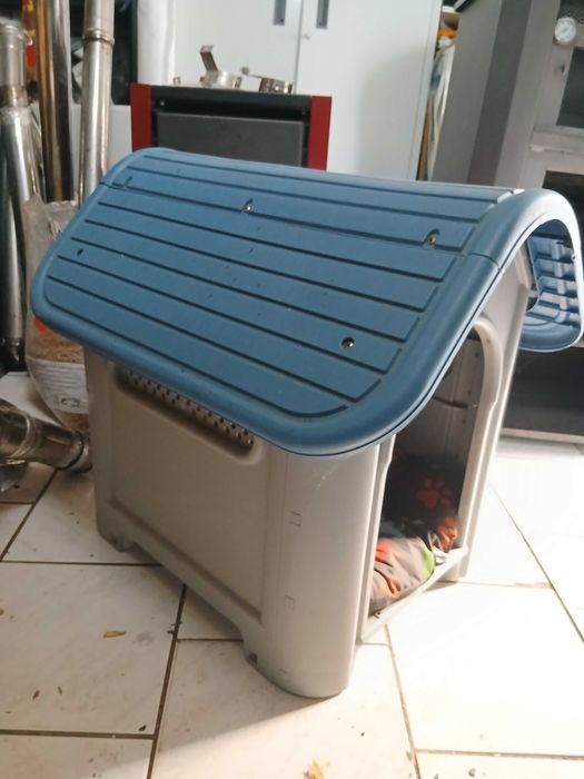 Casota para cão de porte médio