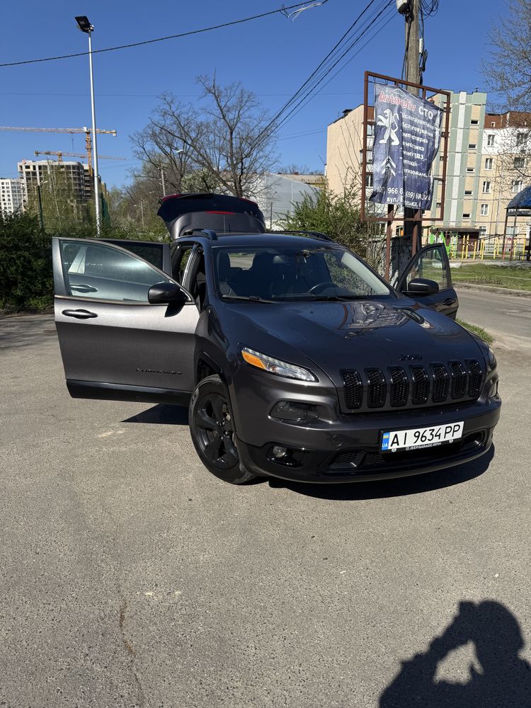Jeep Cherokee 3.2 4х4